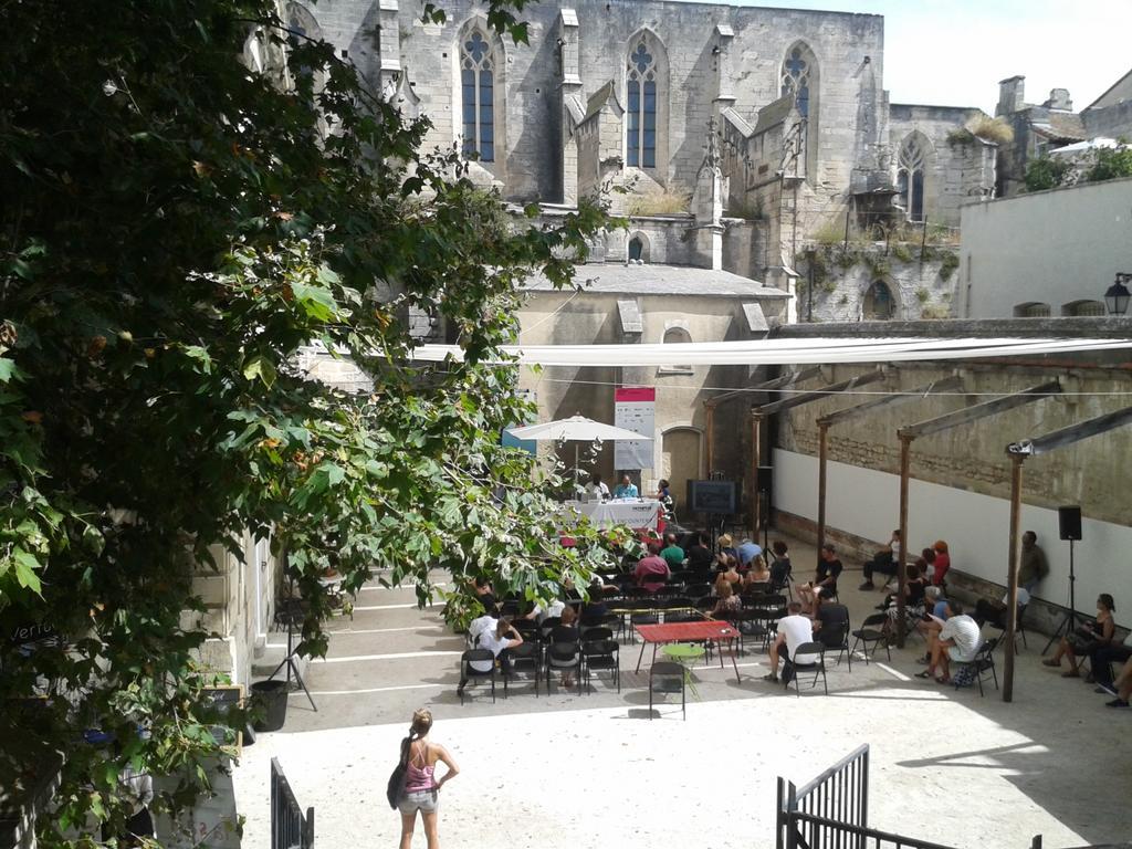 Arles Forum - Les Pénitents Bleus Esterno foto